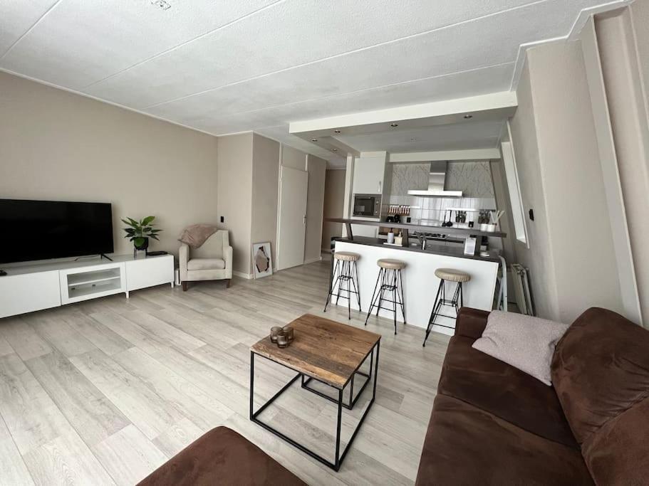 New Modern Apartamento Enschede